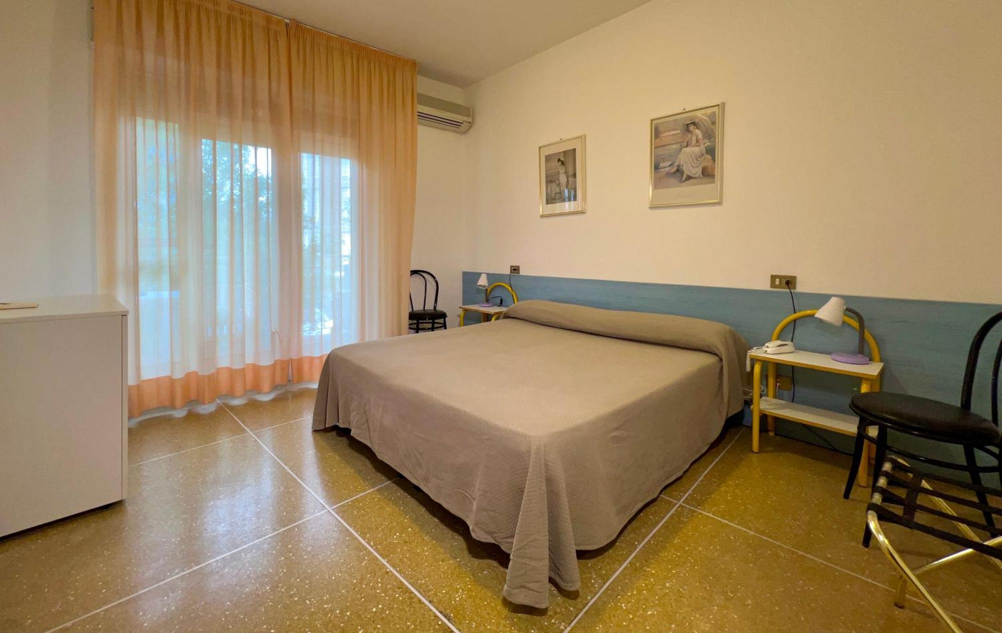 Hotel Myriam Lignano Sabbiadoro Exterior foto