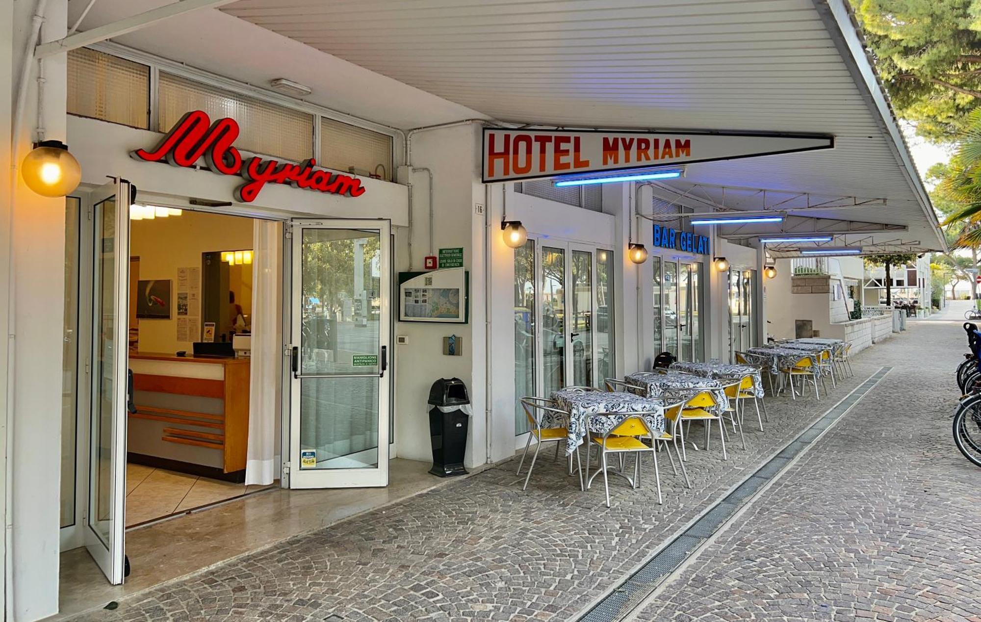 Hotel Myriam Lignano Sabbiadoro Exterior foto